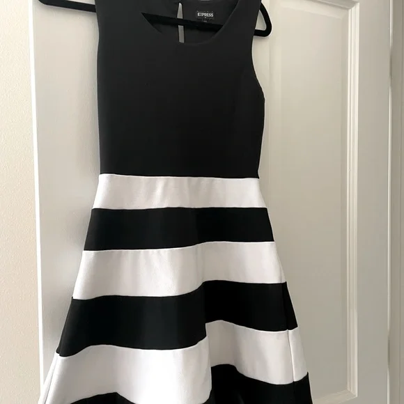 New York and company work or cocktail dress. Stretchy and comfortable.